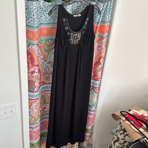 Cato Elegant Black Maxi Dress with Decorative Neckline